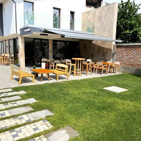 Hotel Aleea Teilor Cîmpulung Esterno foto