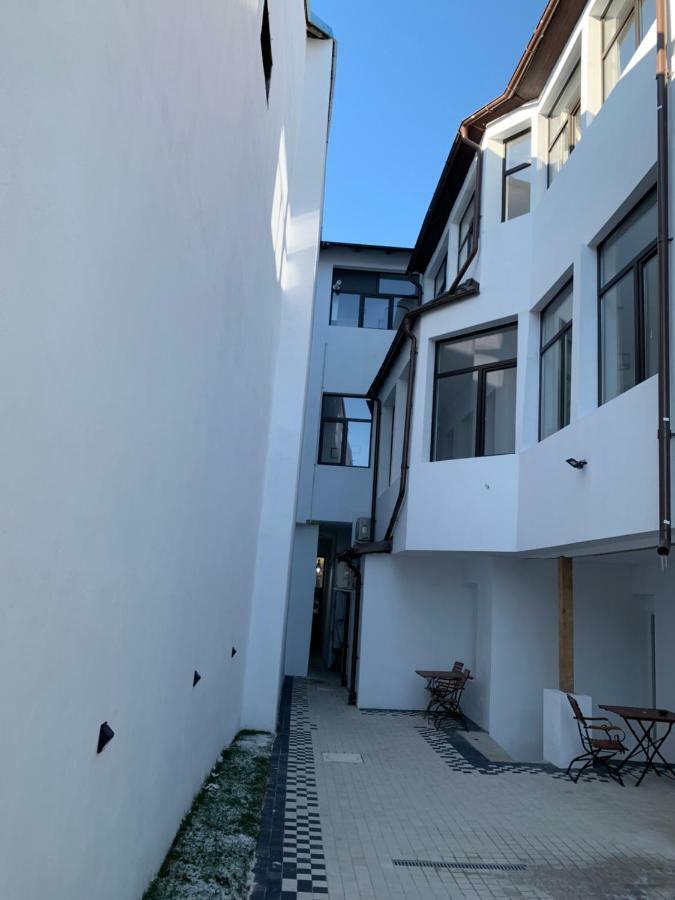 Hotel Aleea Teilor Cîmpulung Esterno foto